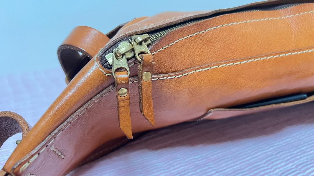 HERZ ボディバッグ F-1（おまけ付き）