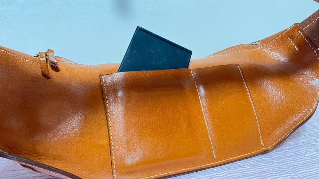 HERZ ボディバッグ F-1（おまけ付き）