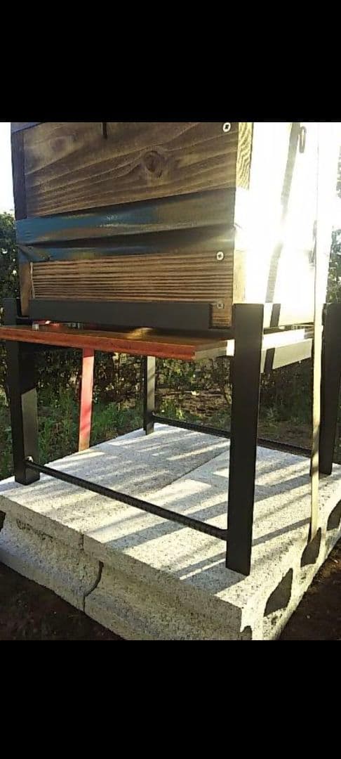 重箱式巣箱台　２台　２９０ミリ用　ニホンミツバチ　鉄製台