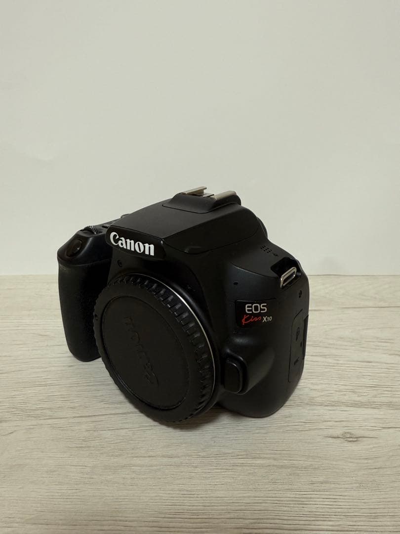 Canon EOS Kiss X10+75-300mmレンズ