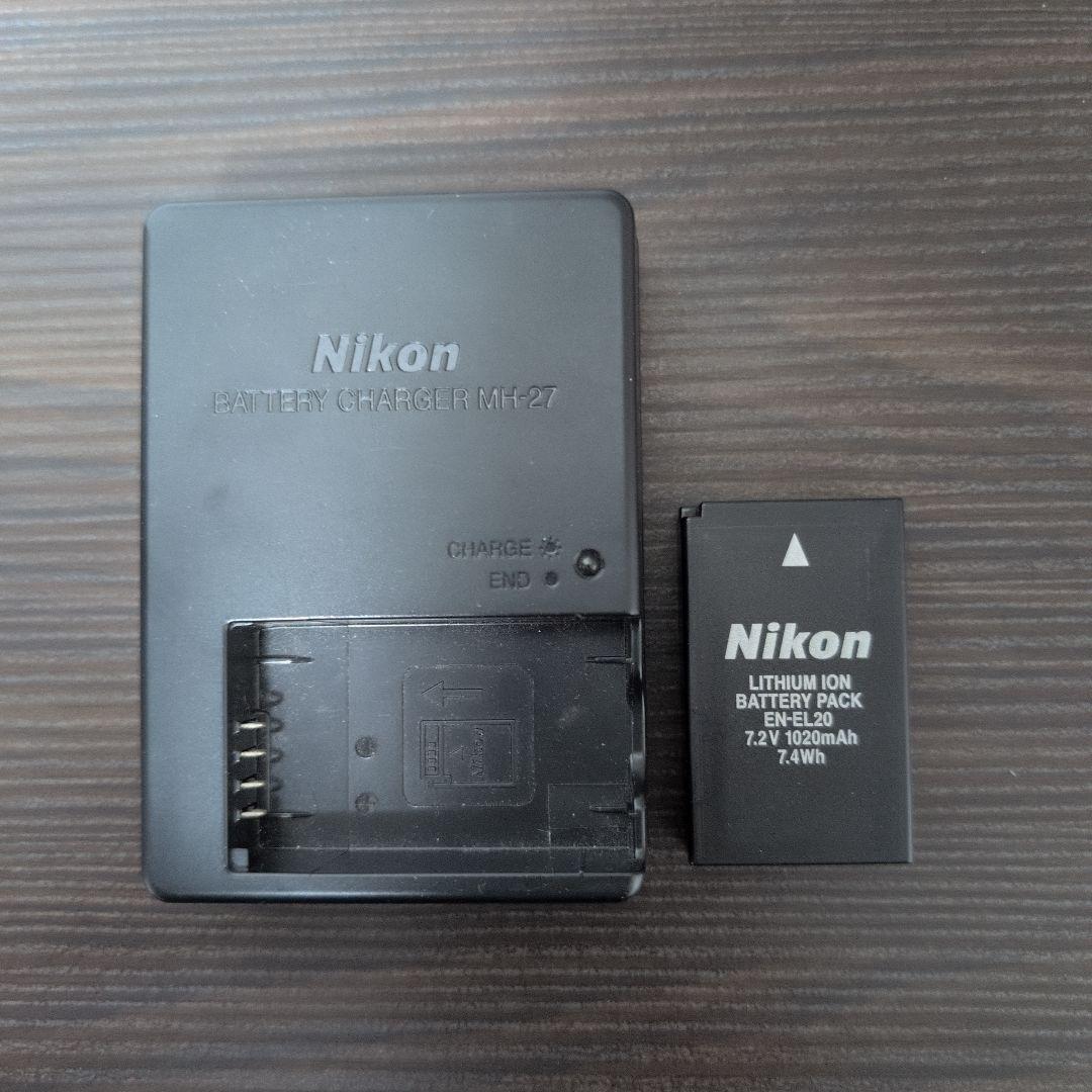 【美品】COOLPIX A （純正フード／ハーフケース付）