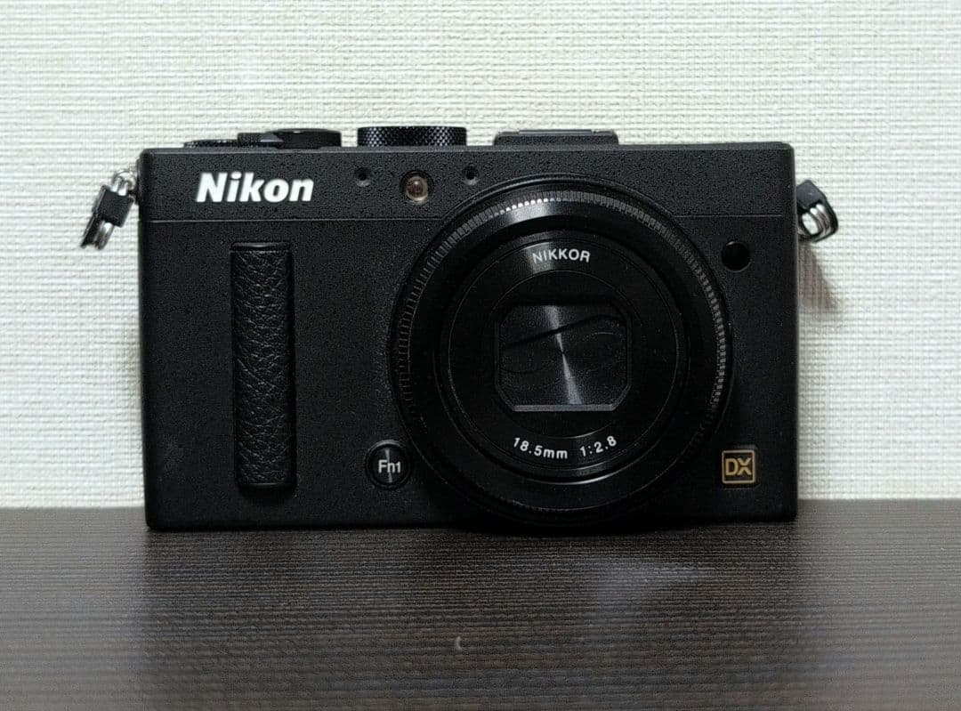 【美品】COOLPIX A （純正フード／ハーフケース付）