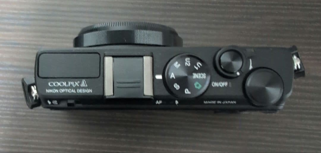 【美品】COOLPIX A （純正フード／ハーフケース付）