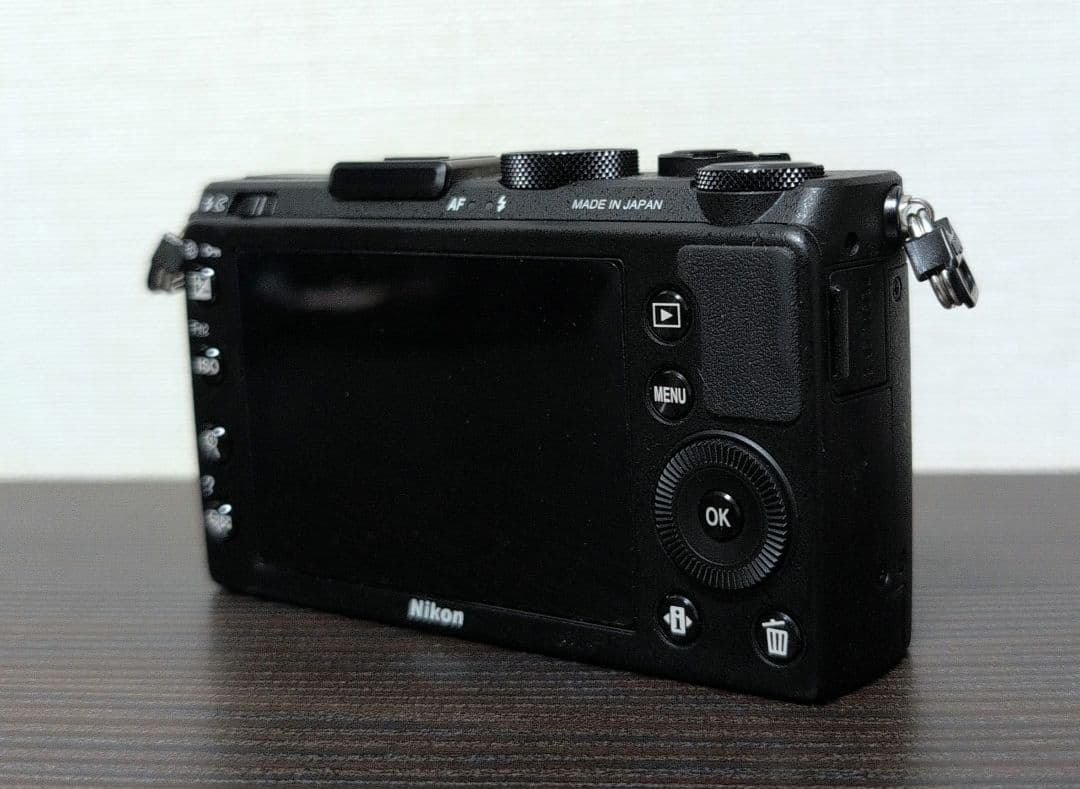 【美品】COOLPIX A （純正フード／ハーフケース付）