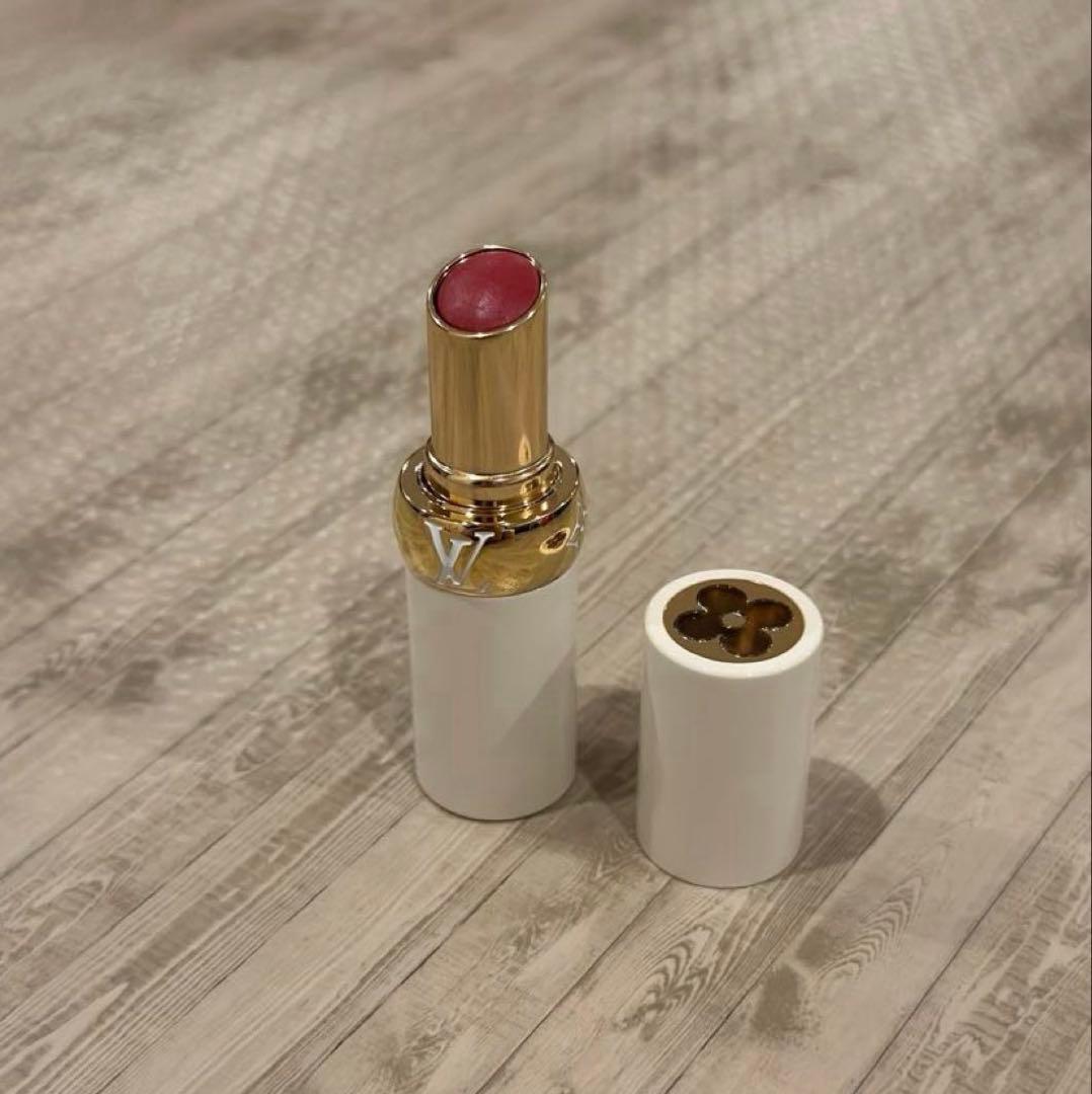 ルイヴィトン　リップバーム 020 ローズエサンシエル