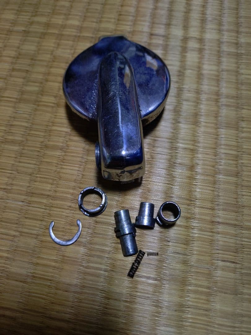 GＴ380 サンパチ　燃料　タンク　キャップ　部品取り