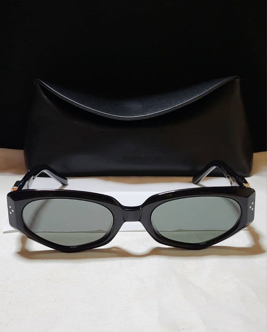 ◆GENTLE MONSTER◆サングラス　RUVY VANケース付き