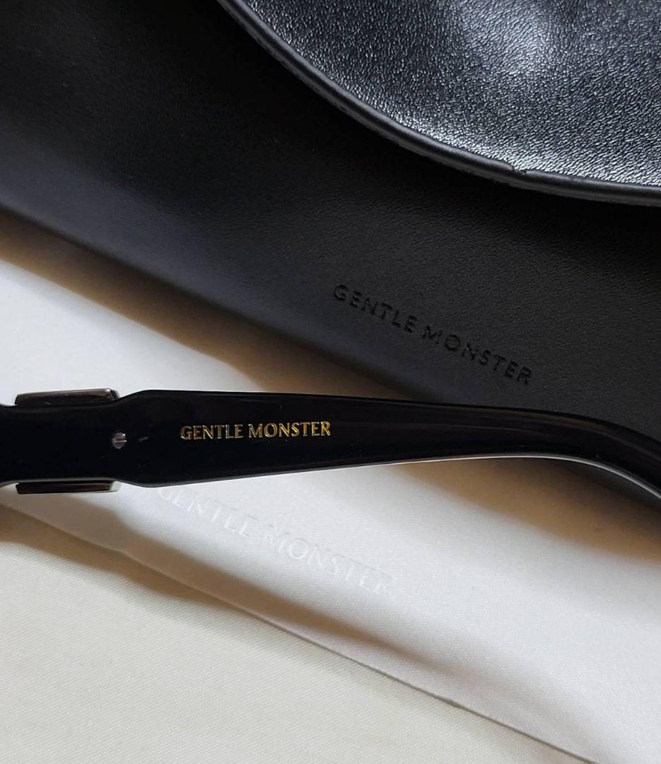 ◆GENTLE MONSTER◆サングラス　RUVY VANケース付き