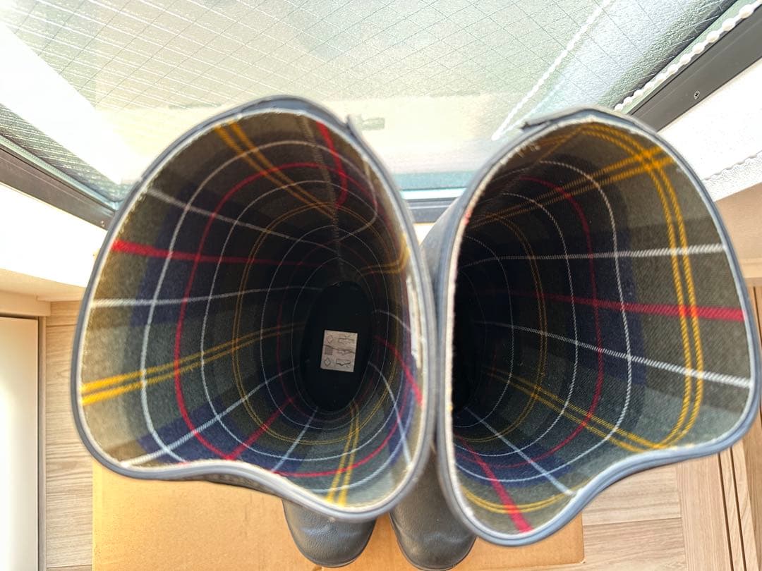 Barbour UK9 ブラック 長靴 ハウスチェック柄ライニング