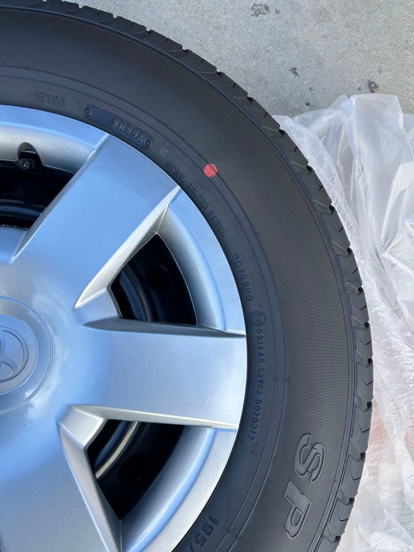 ハイエース　DX　標準ボディ　8型　新車外し　純正タイヤ　ホイール　4本セット