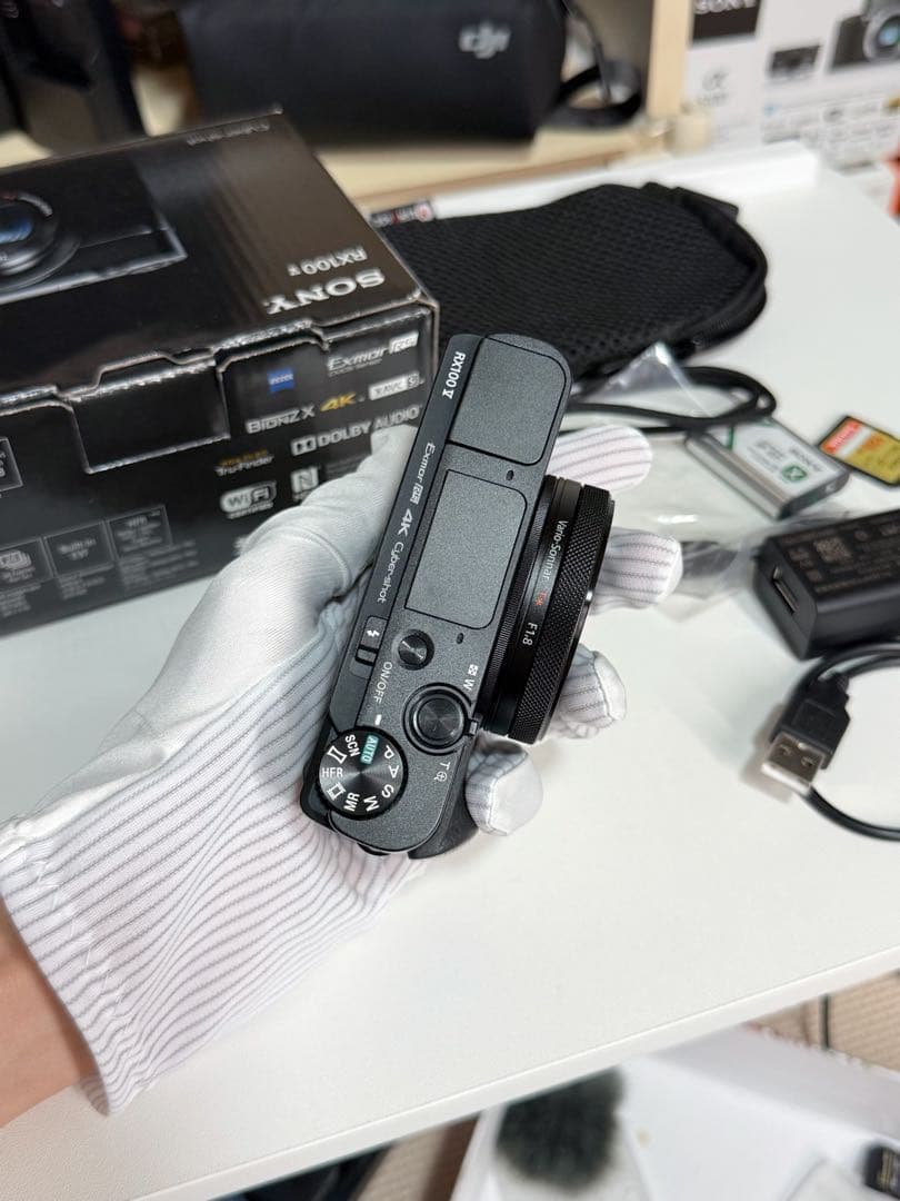 デジタルカメラ Sony Cyber-shot DSC-RX100V (DSC-RX100M5)