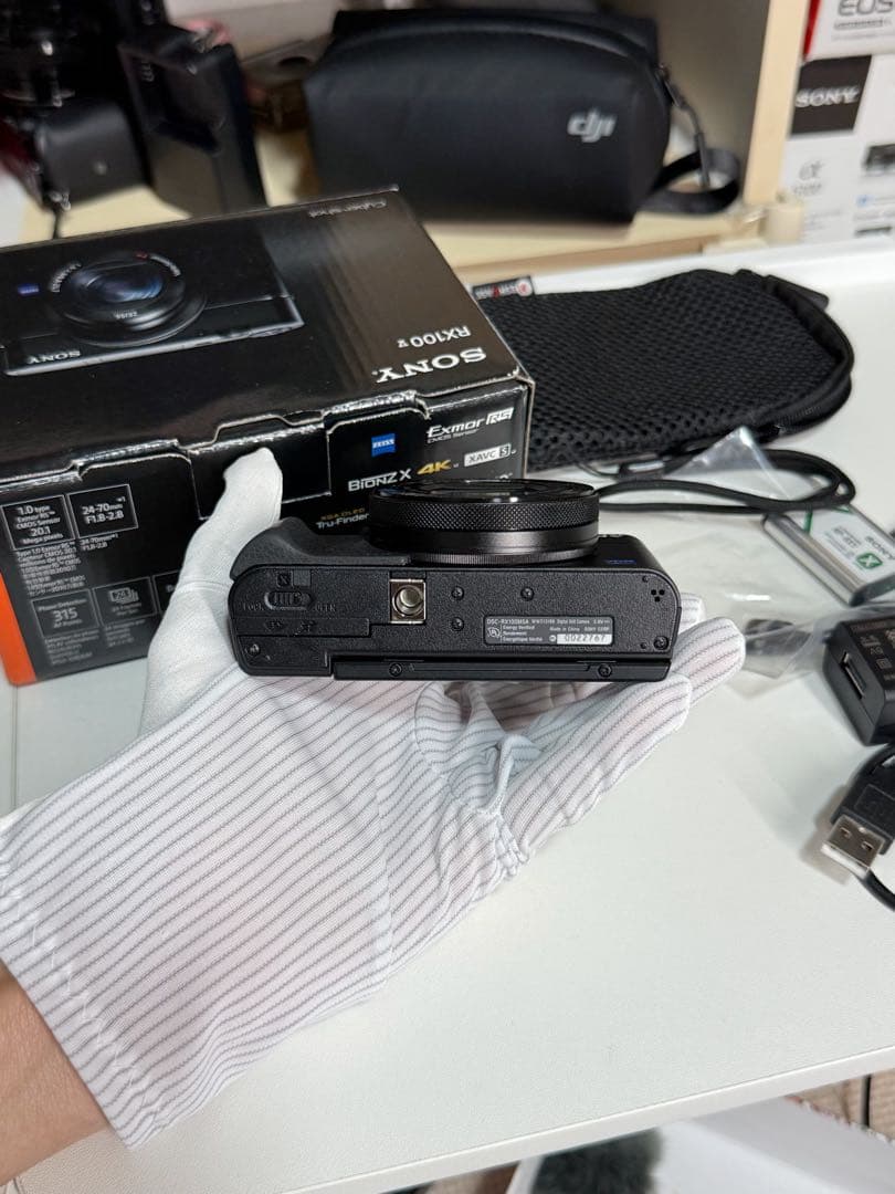 デジタルカメラ Sony Cyber-shot DSC-RX100V (DSC-RX100M5)