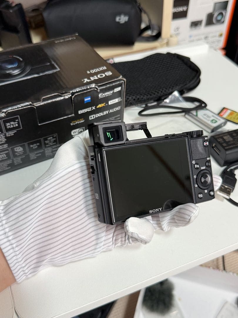 デジタルカメラ Sony Cyber-shot DSC-RX100V (DSC-RX100M5)