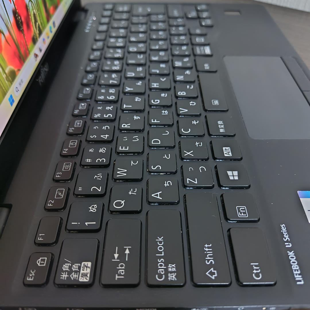【第１１世代Corei7薄型モバイル】富士通／U9311F／16GB／512GB