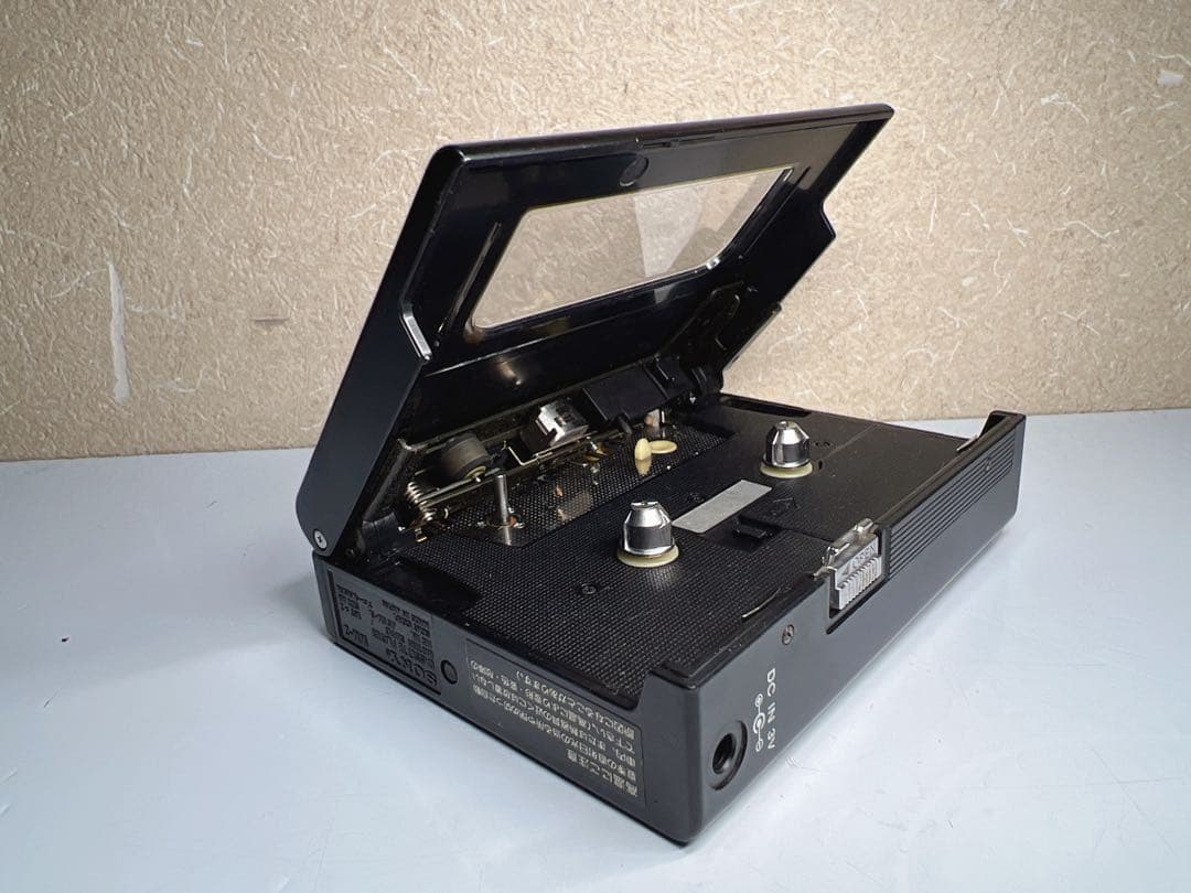 【ジャンク扱い】SONY カセットウォークマン WM-2