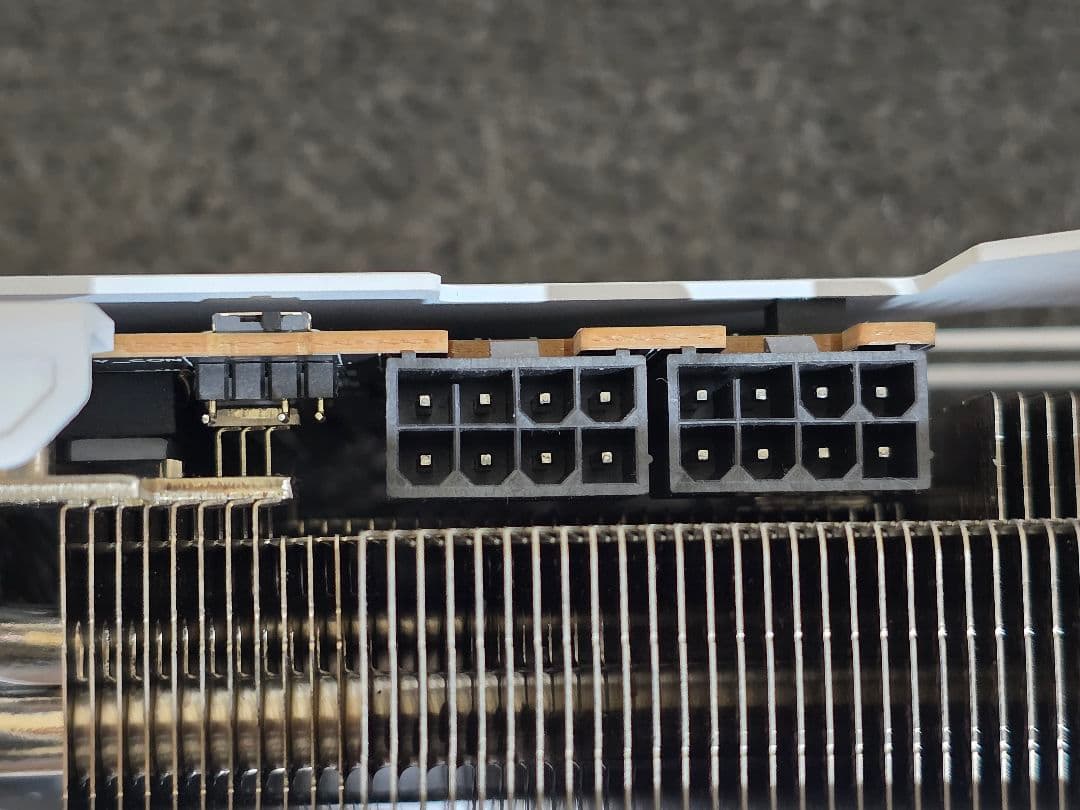 グラフィックボード・グラボ・ビデオカード ASRock RX 9070 XT 16GB