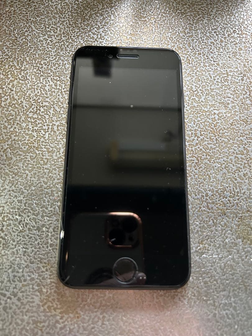 iPhone ブラック 初期設定中　64GB