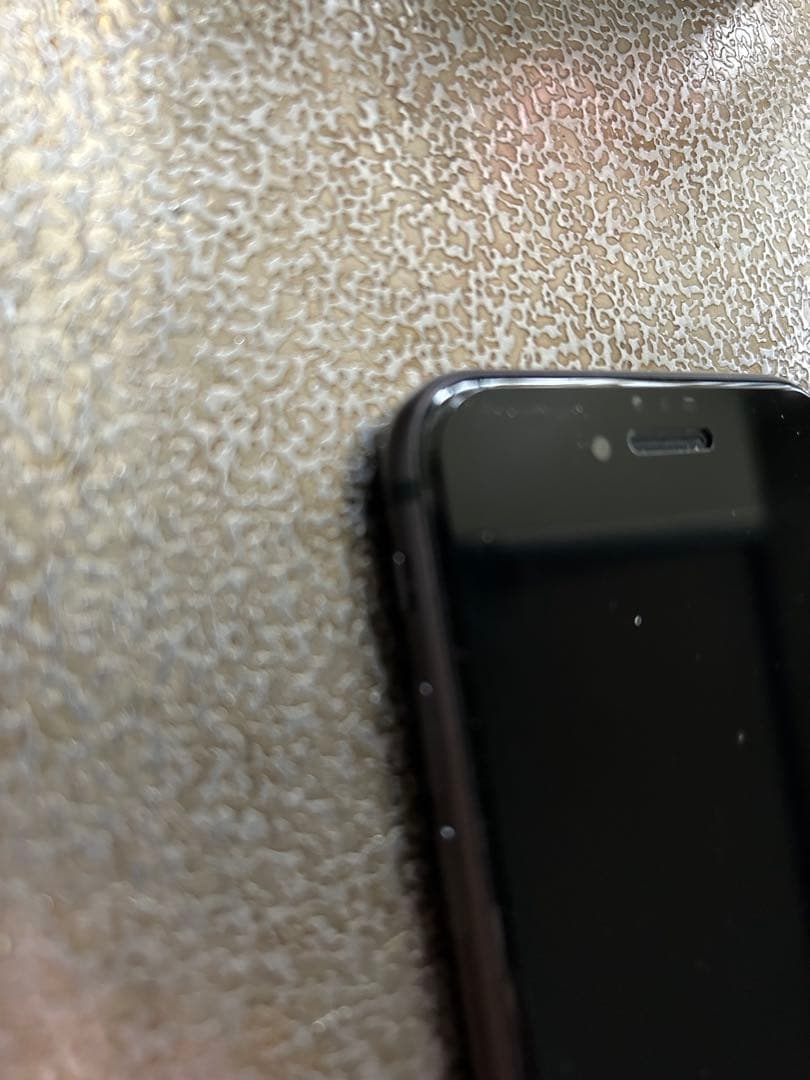 iPhone ブラック 初期設定中　64GB