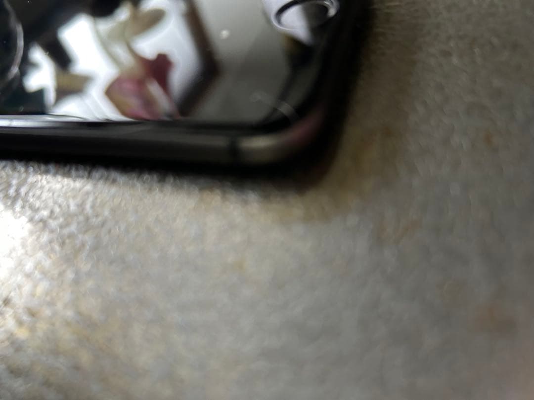 iPhone ブラック 初期設定中　64GB