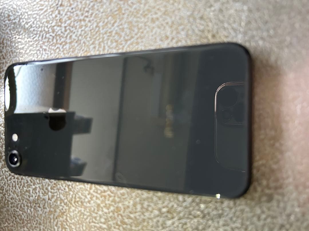 iPhone ブラック 初期設定中　64GB