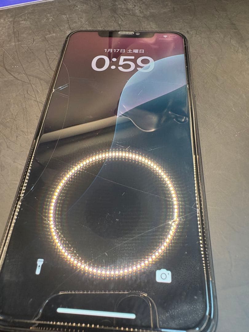 iPhone 11 Pro MAX 512GBひび割れ