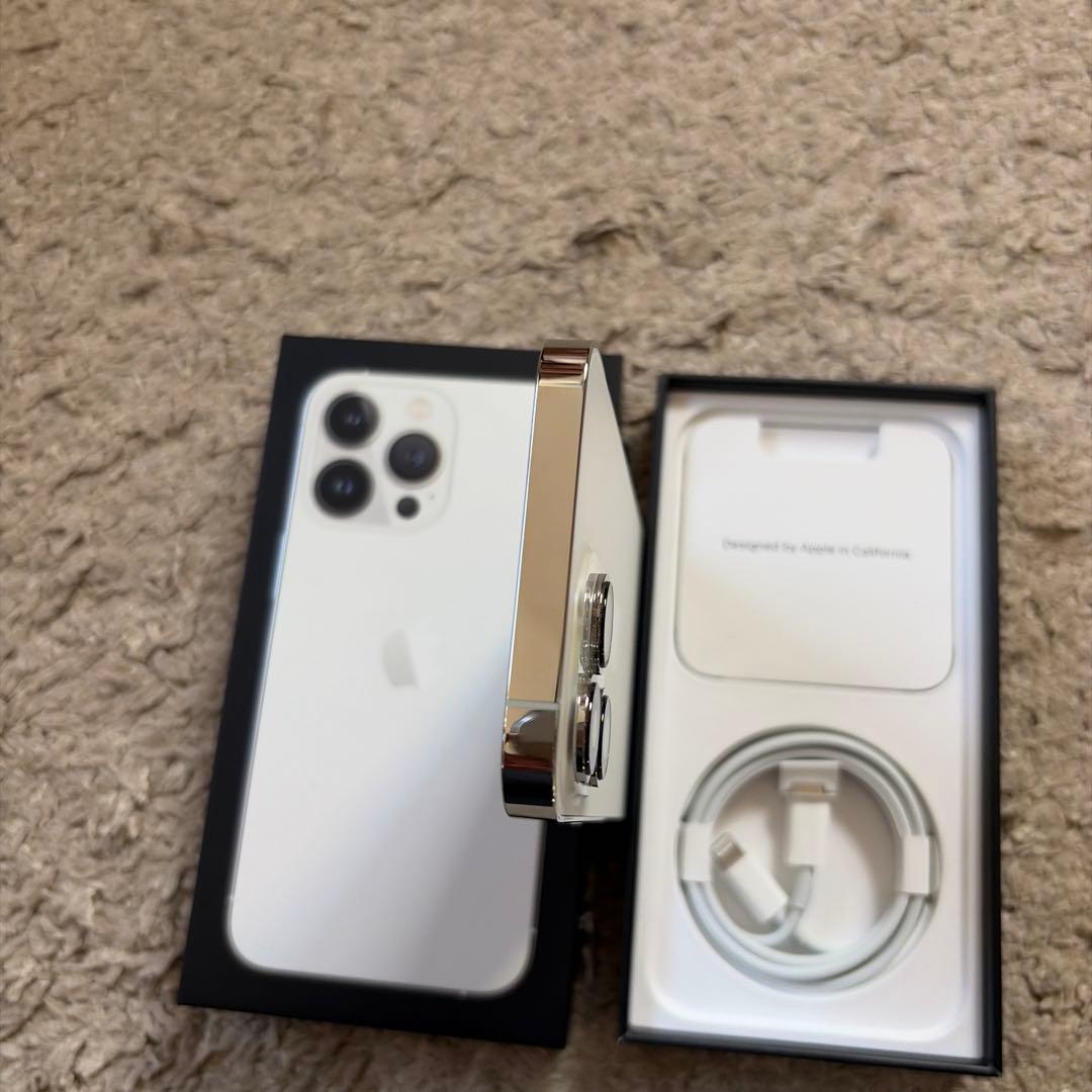 iPhone 13 Pro 256GB シルバー SIMフリー 美品！