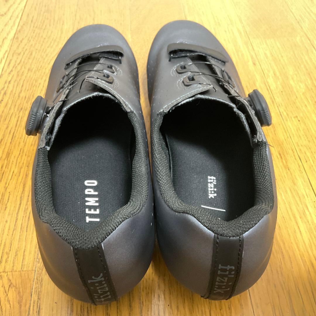 【ほぼ新品】フィジーク R5 TEMPO メタリック 44(28.35cm)