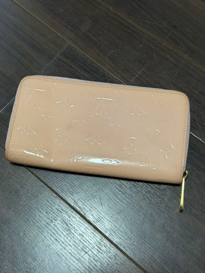 ルイヴィトン　ラウンド 長財布 ヴェルニ　ローズ　ピンク