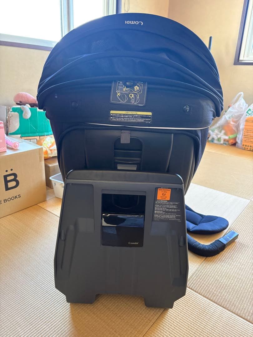 あ*ち様 Combi クルムーヴシリーズ　回転式チャイルドシート 　ベビザラス限