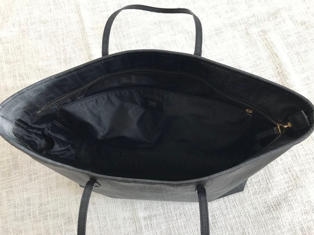 MONO様　FENDI 黒 軽量バッグ