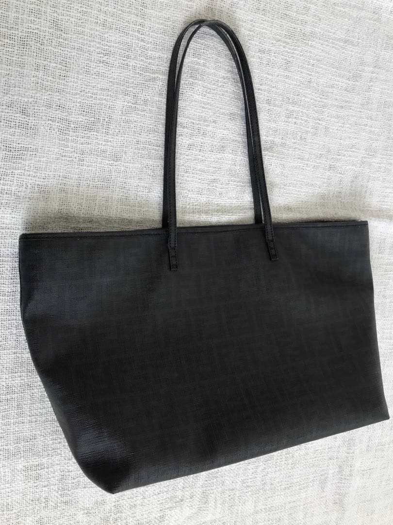 MONO様　FENDI 黒 軽量バッグ