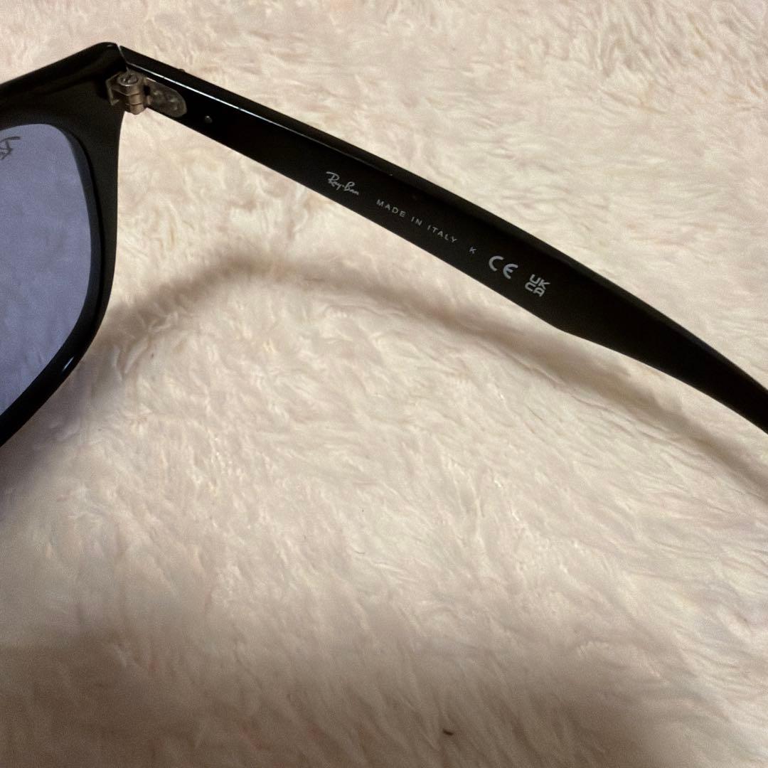 Ray-Ban RB 4258-F ブラック サングラス