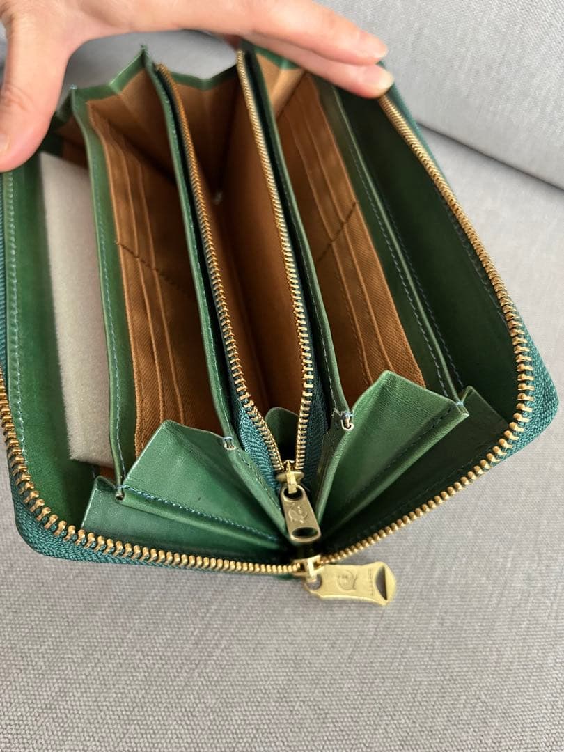 kissora キソラ　長財布 ラウンドファスナー 本革　グリーン　深緑　緑