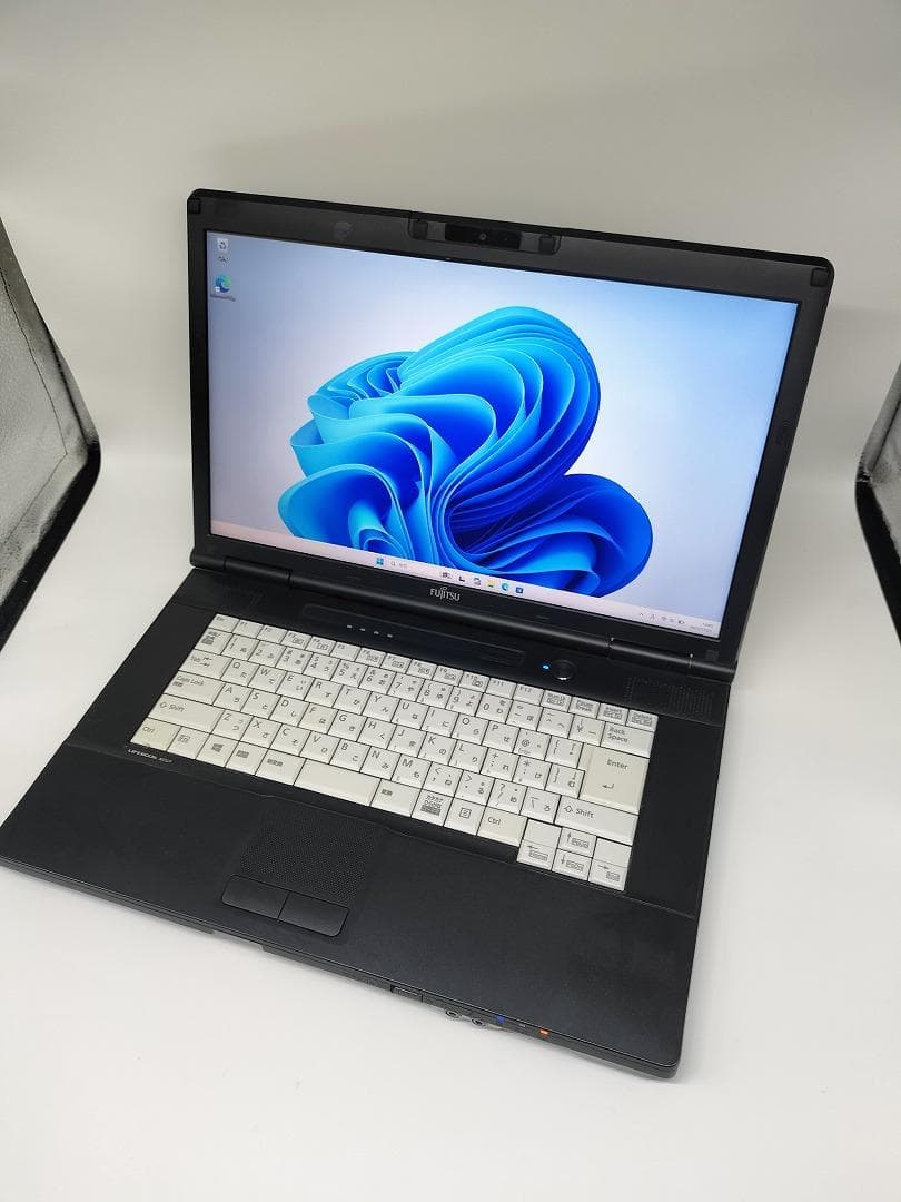 【FUJITSU】爆速 Core i7/新品SSD128GBノートパソコン B2