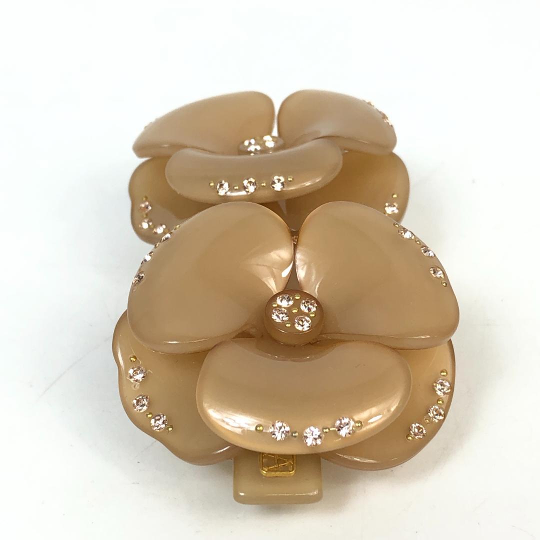 F10337 アレクサンドルドゥパリ バレッタ カメリア ストーン ベージュ