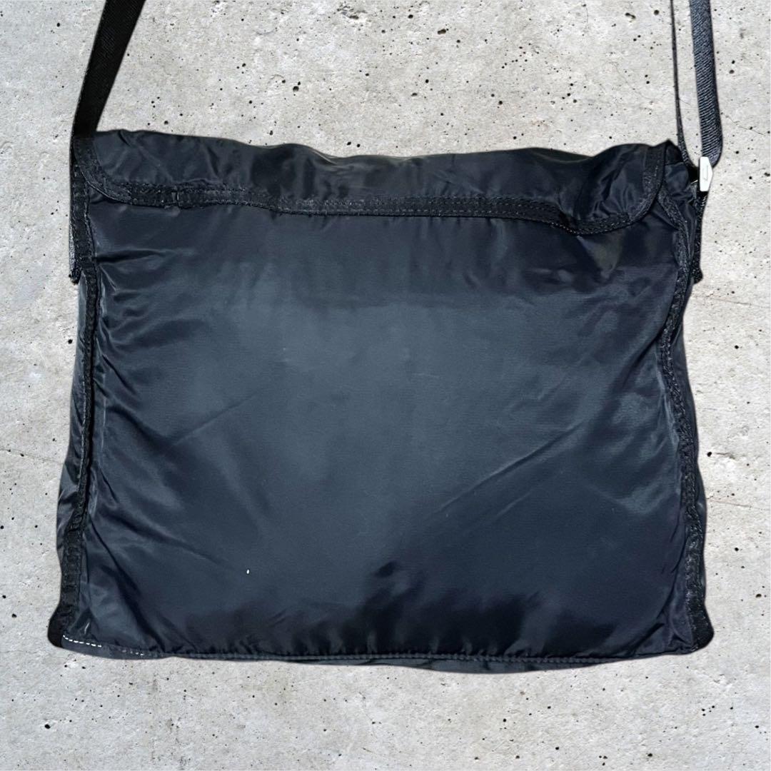 美品　ディーゼル　ショルダーバッグ　メッセンジャーバッグ　ナイロン　ネイビー