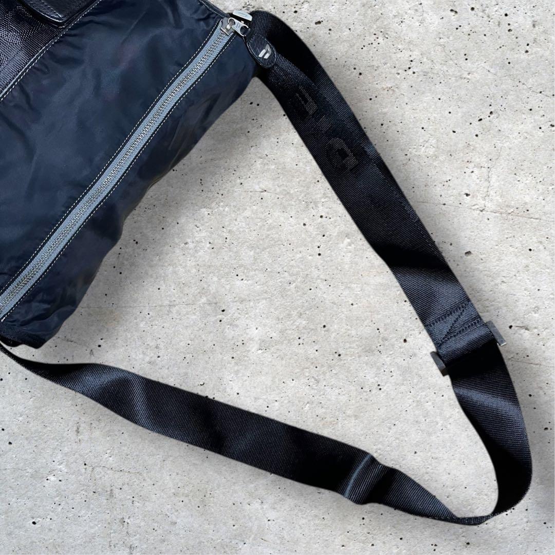 美品　ディーゼル　ショルダーバッグ　メッセンジャーバッグ　ナイロン　ネイビー