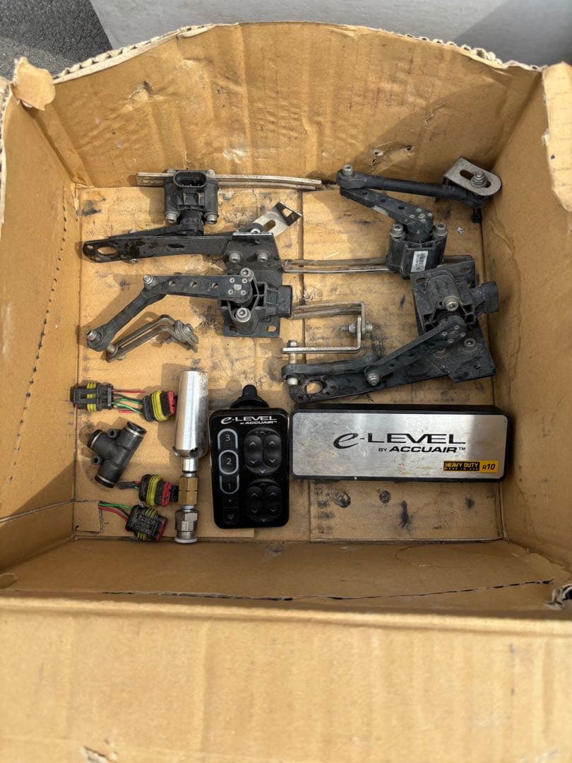 AccuAir e-Level endo-cvt エアサス　エアーサスペンション