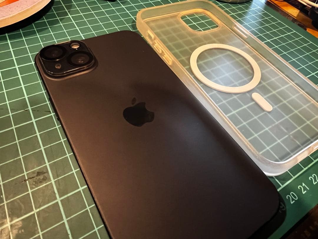 【最終値下げ】美品Apple iPhone 15plus ブラック　128GB