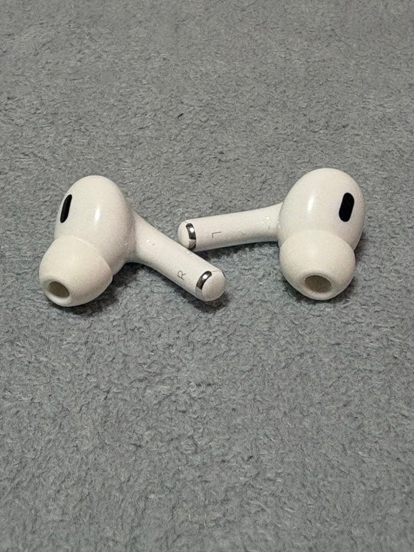 AirPods Pro 第2世代 lightning ESRケース付属
