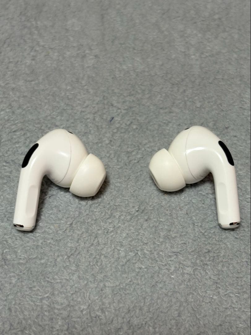 AirPods Pro 第2世代 lightning ESRケース付属
