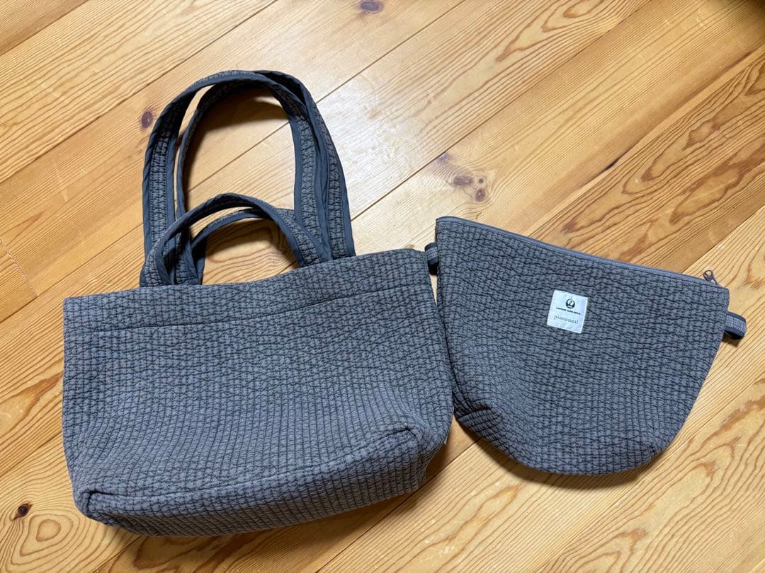 ピオヌンナル　JALコラボ　ヴィクトリア　ダークグレー