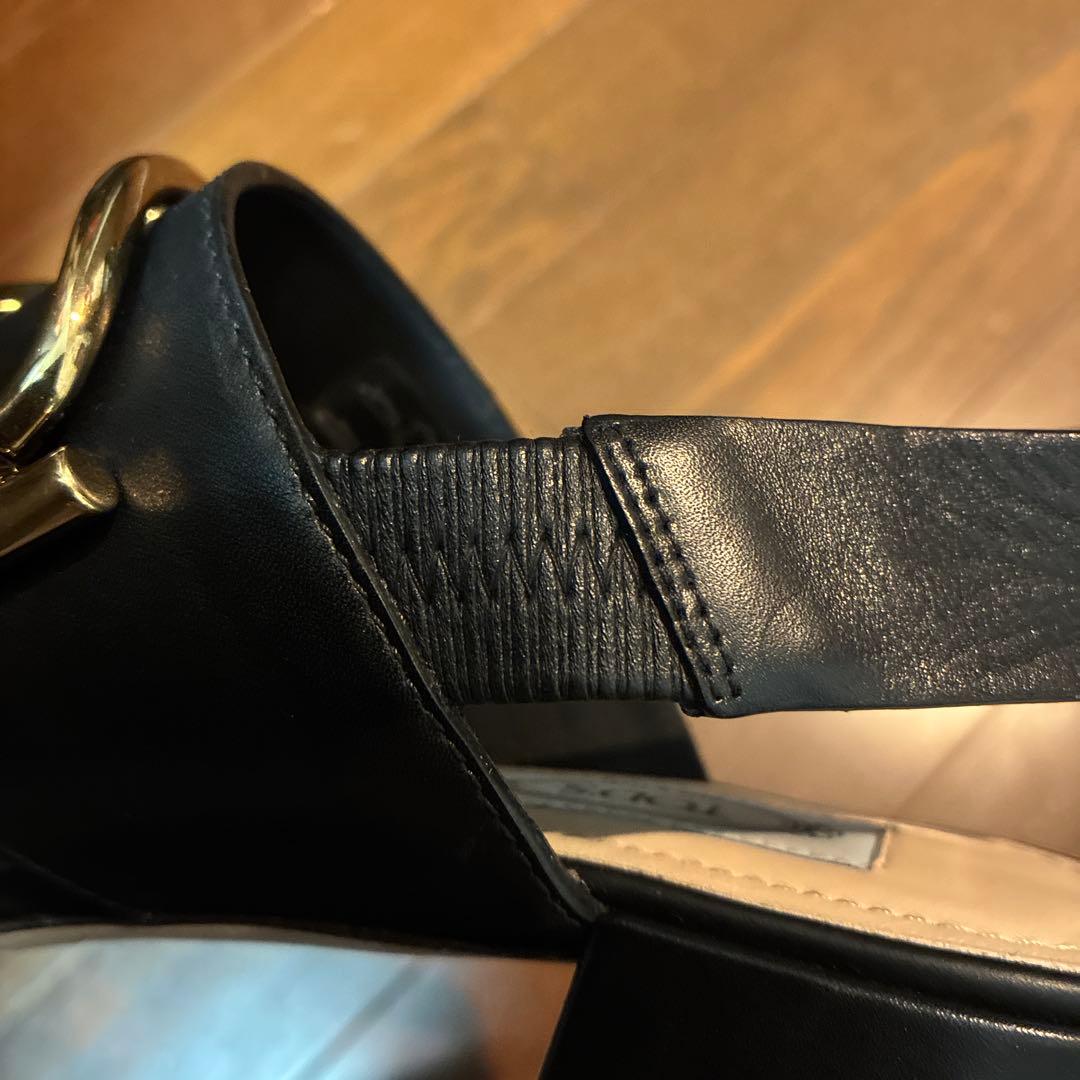 【大幅値下げ】TOD'S ブラックサンダル ヒール付き　ほぼ新品