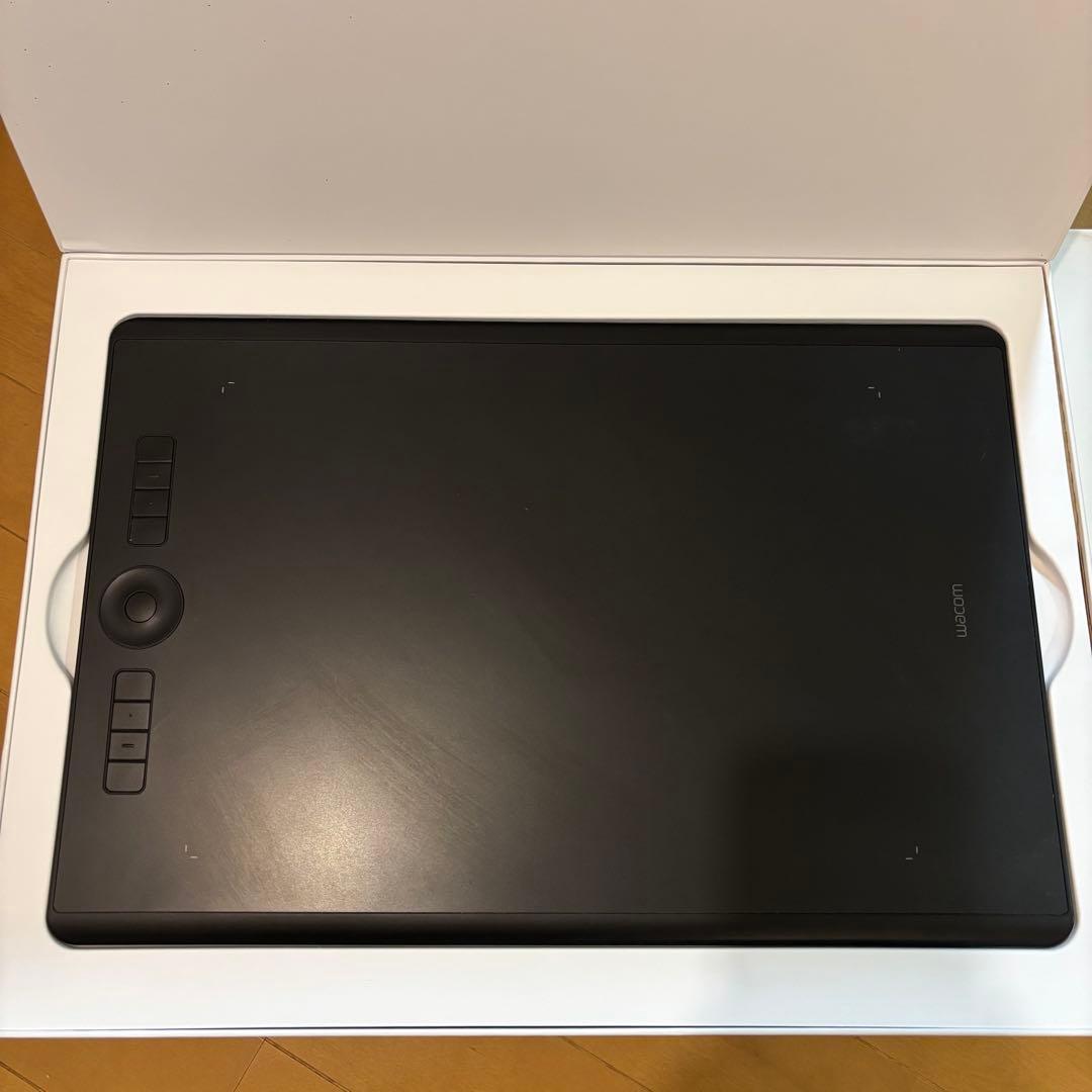 美品 Wacom Intuos Pro Paper Edition Lサイズ