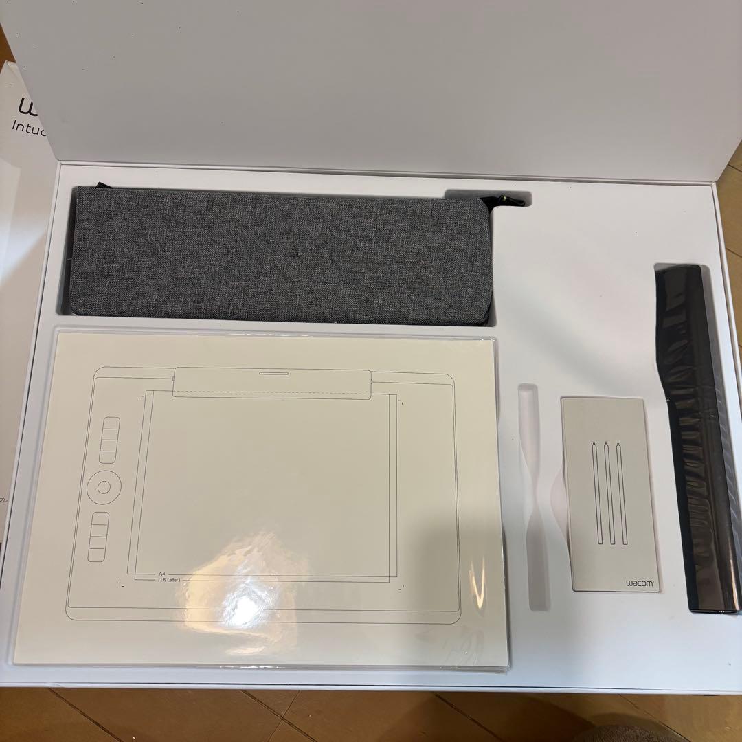 美品 Wacom Intuos Pro Paper Edition Lサイズ