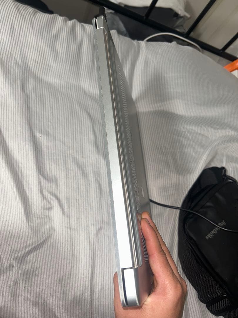 HP シルバー ノートPC スリムデザイン