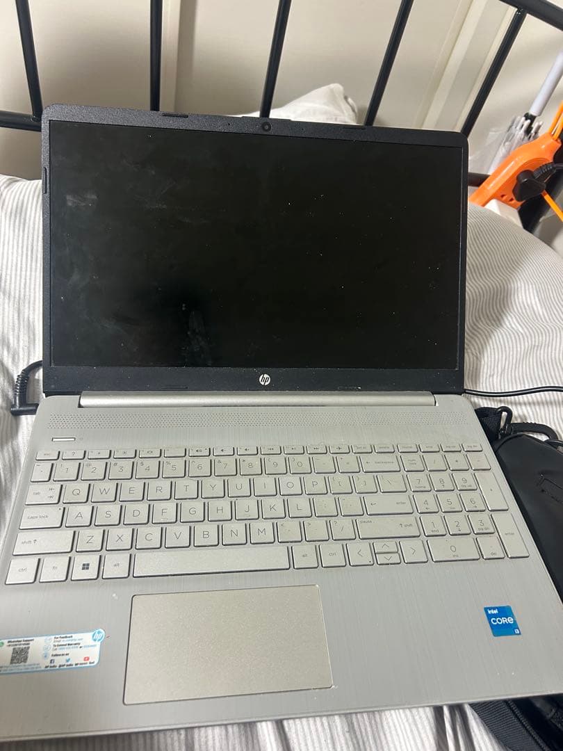 HP シルバー ノートPC スリムデザイン