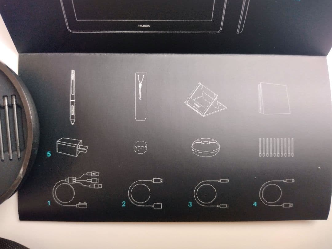 美品　HUION Kamvas Pro 16 Plus 4K 液タブ スリムペン