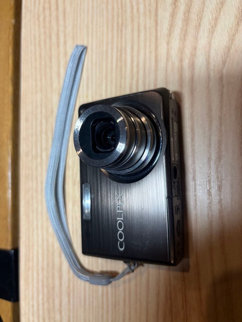 正常動作美品　Nikon COOLPIX S700