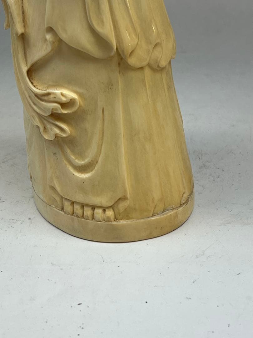 ［美品］女像 極上白象　1100g置物　送料込み